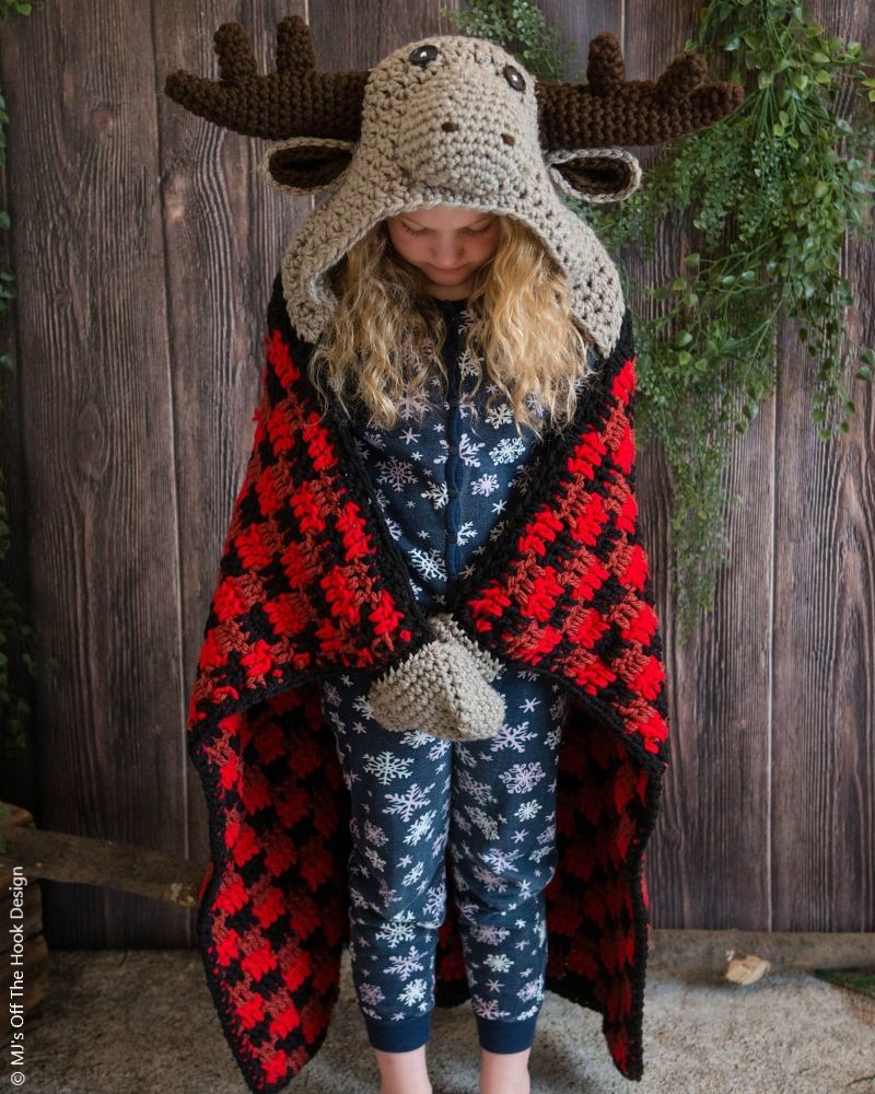 Crochet Hooded Moose Blanket