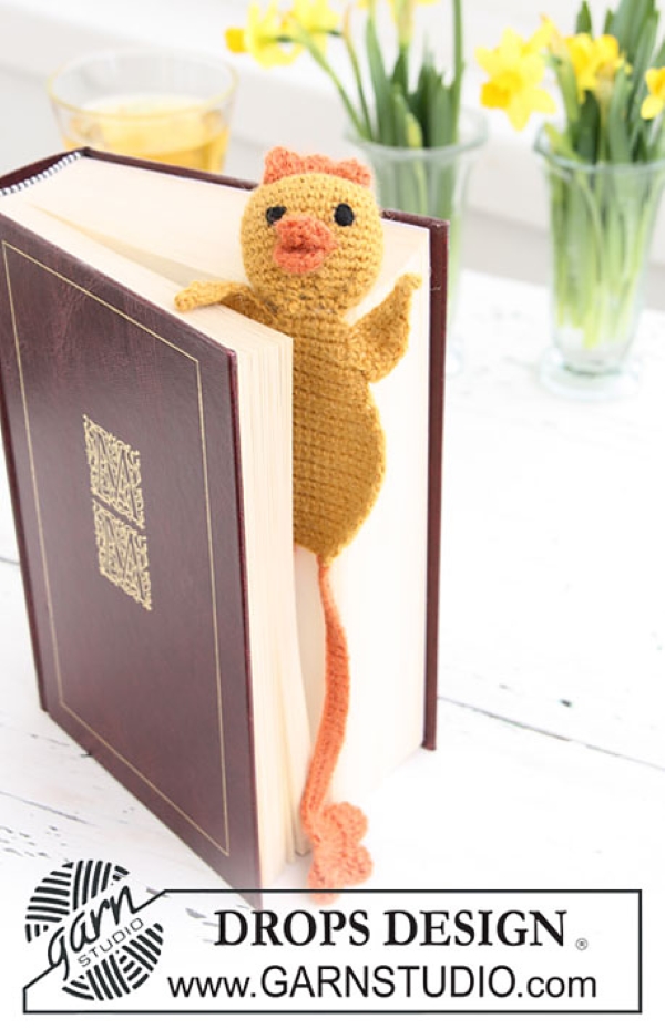 crochet Chicken Bookmark free pattern