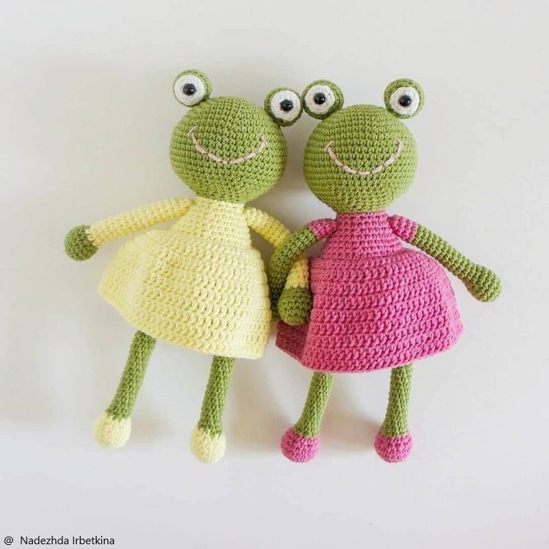 Frog in a Dress Amigurumi