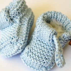 cute-knitted-baby-slippers-ft