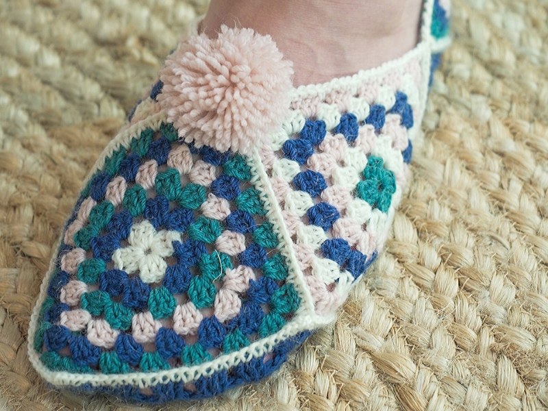 Cozy Crochet Slippers Free Patterns-feature