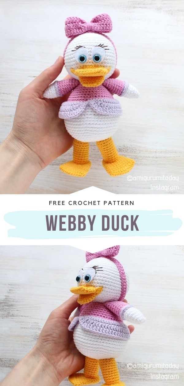 crochet duck amigurumi wearing a bow