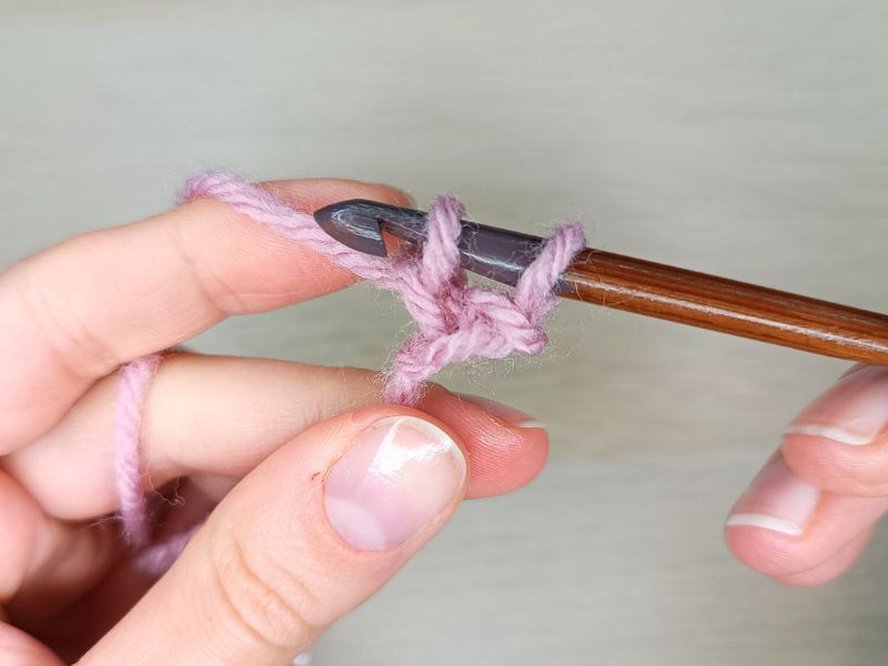 crocheting a slip stitch